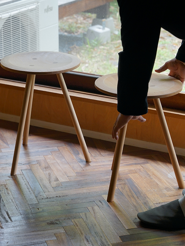3 Legs Stool (Ghế đôn 3 chân)