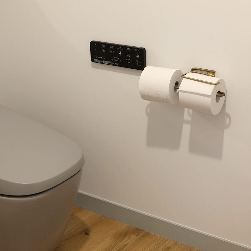 ren GIÁ ĐỒNG ĐÔI TREO GIẤY VỆ SINH