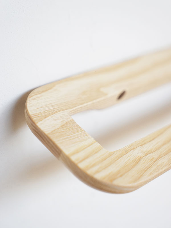 rum GIÁ GỖ TREO KHĂN S MÀU TỰ NHIÊN