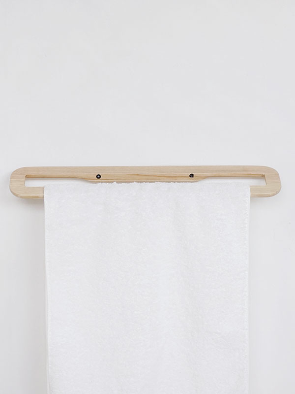 rum GIÁ GỖ TREO KHĂN M MÀU TỰ NHIÊN