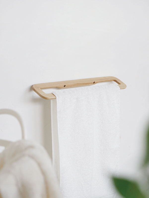 rum GIÁ GỖ TREO KHĂN M MÀU TỰ NHIÊN