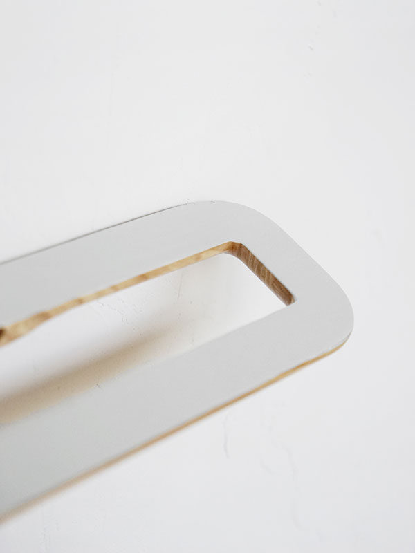 rum GIÁ GỖ TREO KHĂN M MÀU XÁM