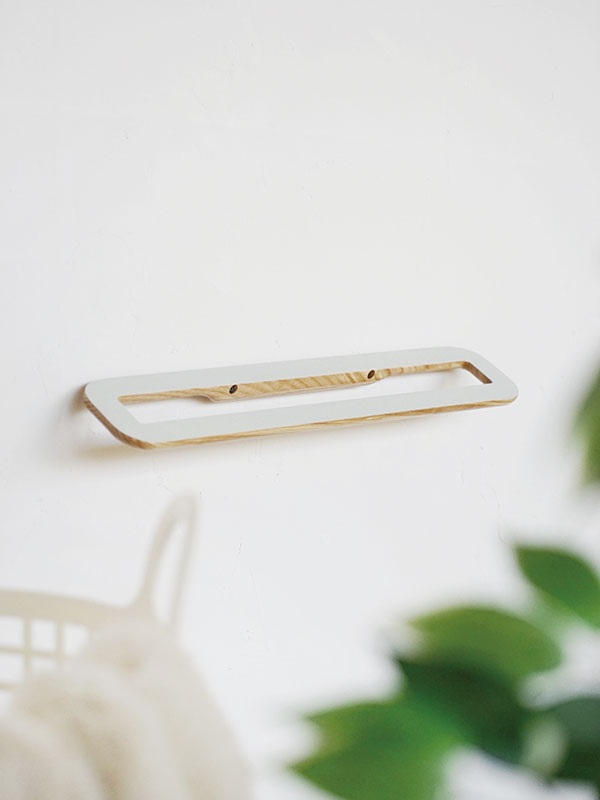 rum GIÁ GỖ TREO KHĂN M MÀU XÁM