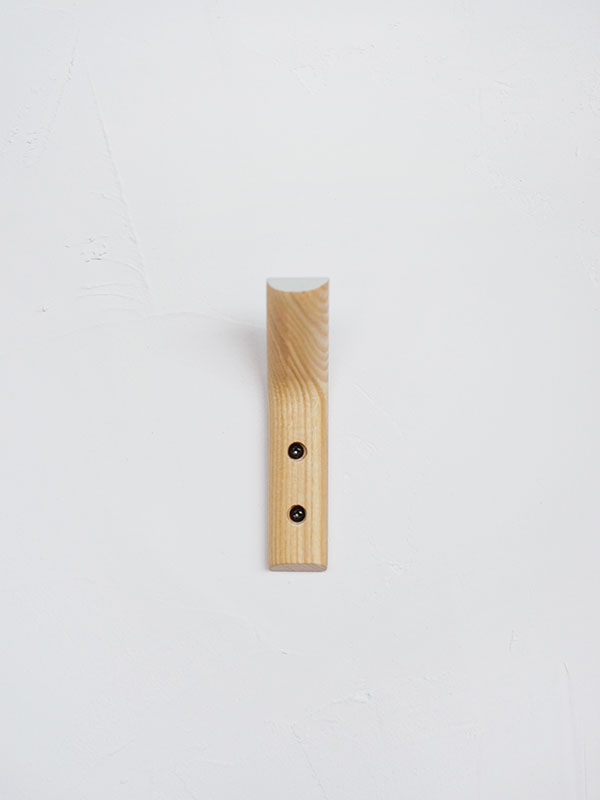 rum MÓC TREO GỖ MÀU XÁM