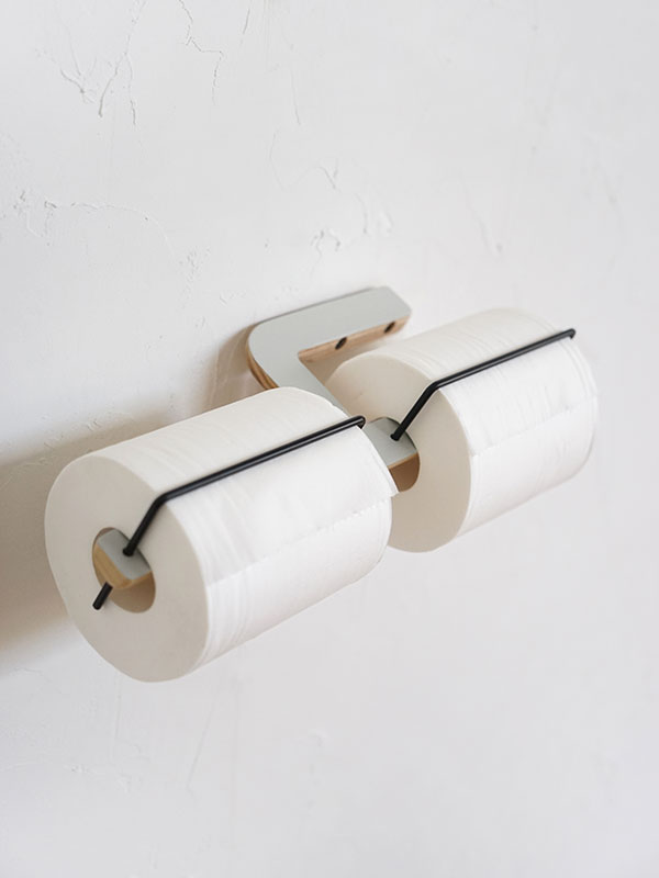 rum GIÁ GỖ TREO GIẤY VỆ SINH ĐÔI MÀU XÁM