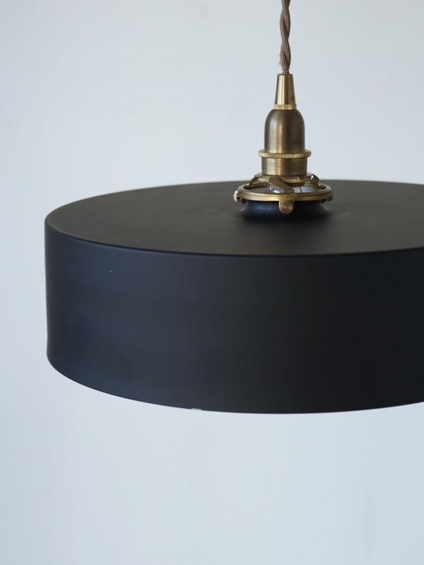 IRON SHADE YEN BLACK