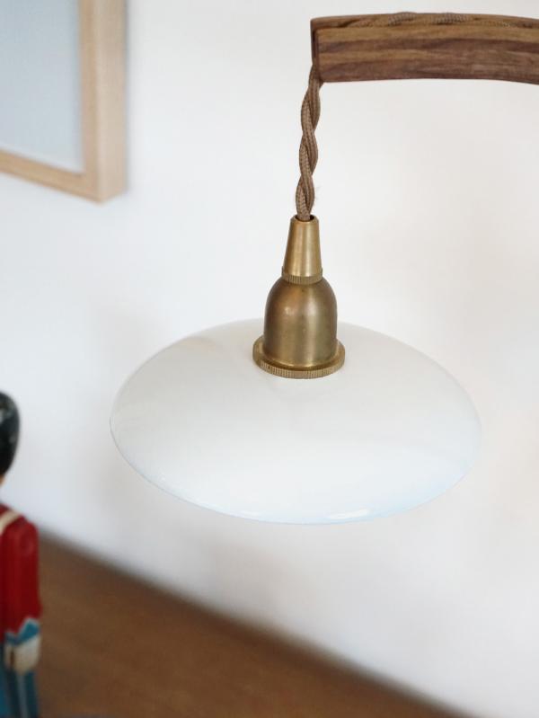 PIENI IRON SHADE CIRCLE WHITE