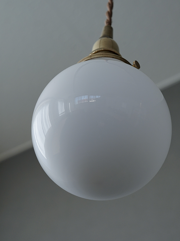 MINI GLASS SHADE ROUND WHITE