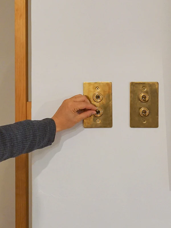 BỘ 2 CÔNG TẮC GẠT, ỐP ĐỒNG