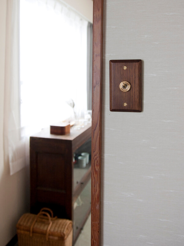 WOODEN PLATE SWITCH ASH