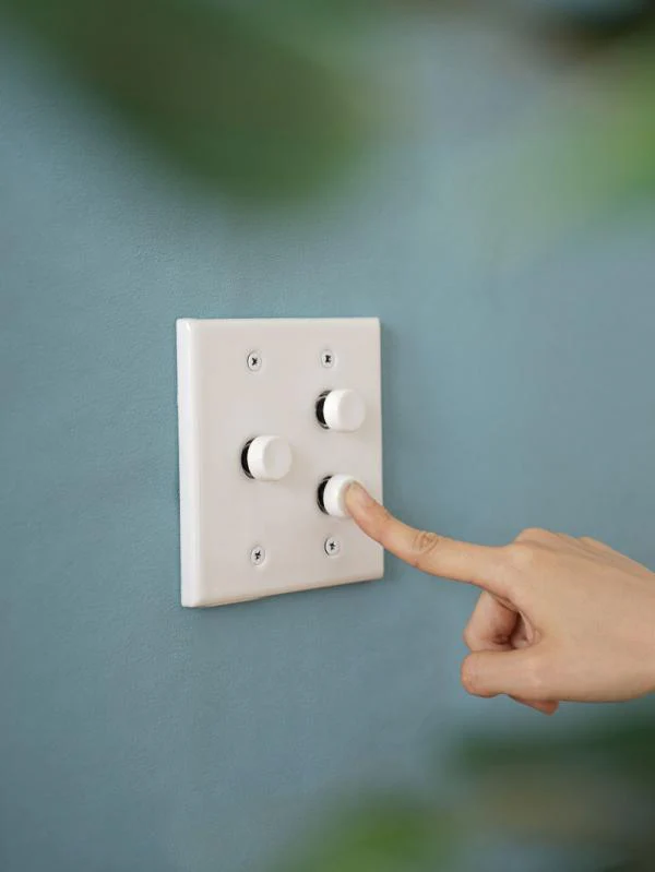 CERAMIC PLATE 3 PUSH SWITCHES WHITE