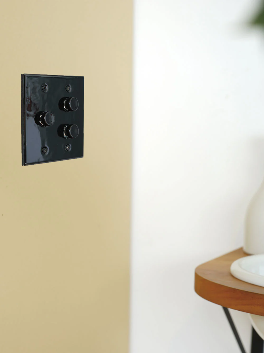 CERAMIC PLATE 3 PUSH SWITCHES BLACK