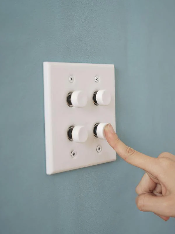 CERAMIC PLATE 4 PUSH SWITCHES WHITE