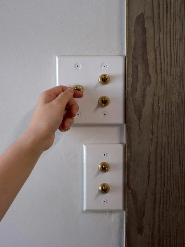 CERAMIC PLATE 3 TOGGLE SWITCHES WHITE