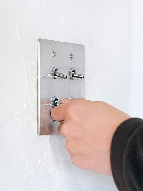 BỘ 4 CÔNG TẮC GẠT, ỐP THÉP